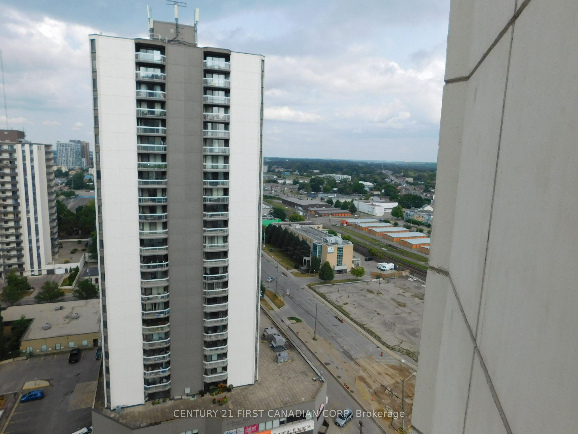 Photo 23 of Unit 2004, 323 Colborne Street, London, East K — HOMEH