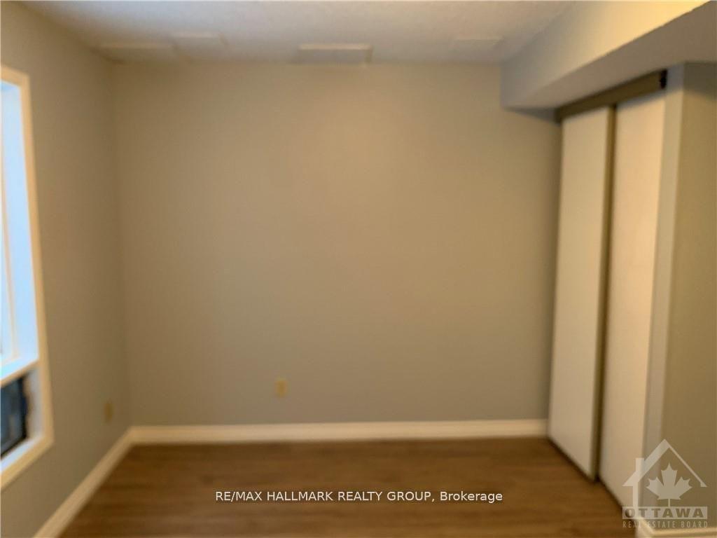 Photo 3 of 23 Black Forest Lane, Ottawa, Arbeatha Park — HOMEH