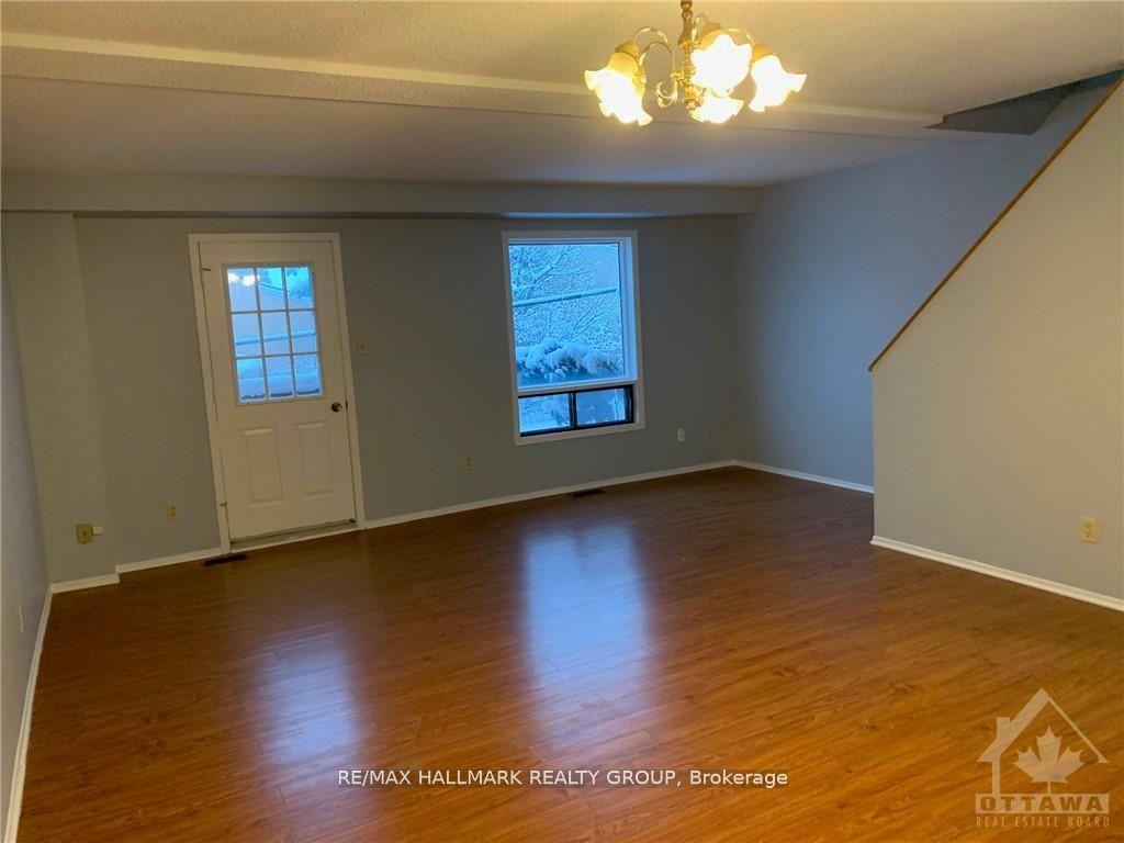 Photo 6 of 23 Black Forest Lane, Ottawa, Arbeatha Park — HOMEH