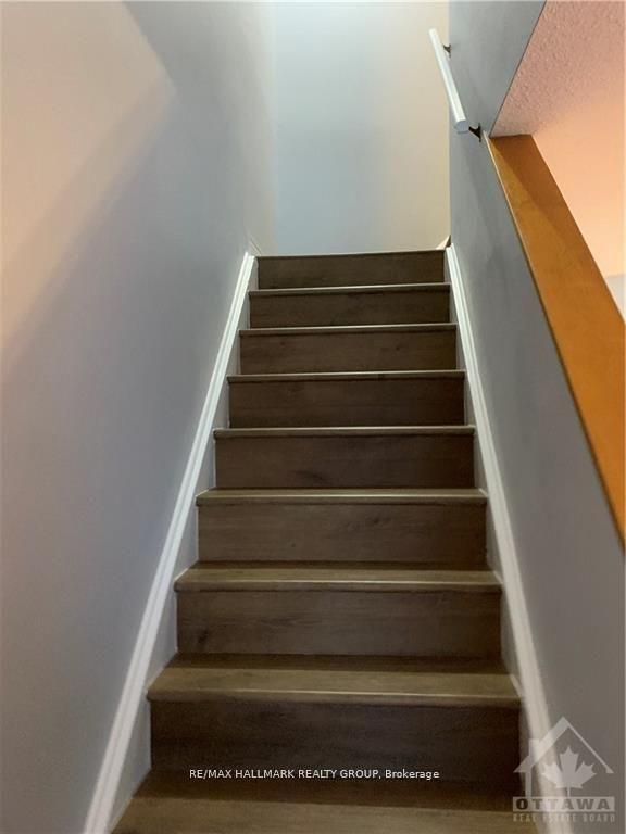 Photo 10 of 23 Black Forest Lane, Ottawa, Arbeatha Park — HOMEH