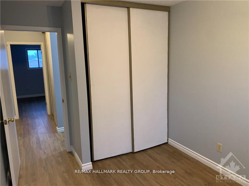 Photo 12 of 23 Black Forest Lane, Ottawa, Arbeatha Park — HOMEH