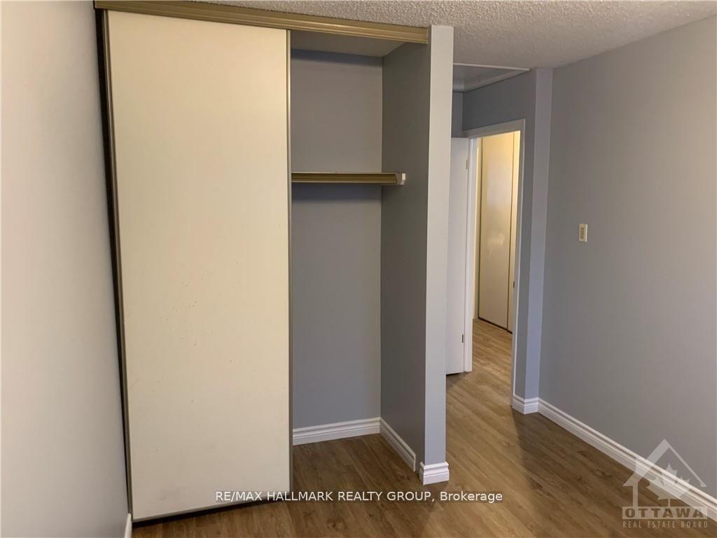 Photo 15 of 23 Black Forest Lane, Ottawa, Arbeatha Park — HOMEH