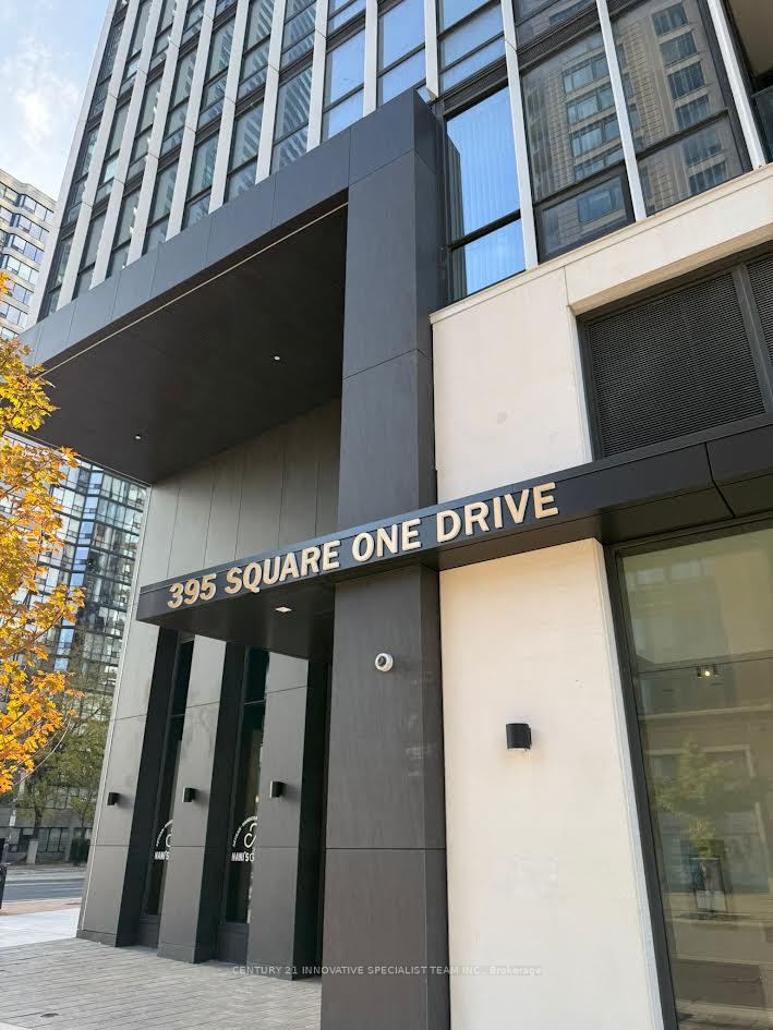 Photo 3 of Unit 801, 395 Square One Drive, Mississauga, City Centre — HOMEH