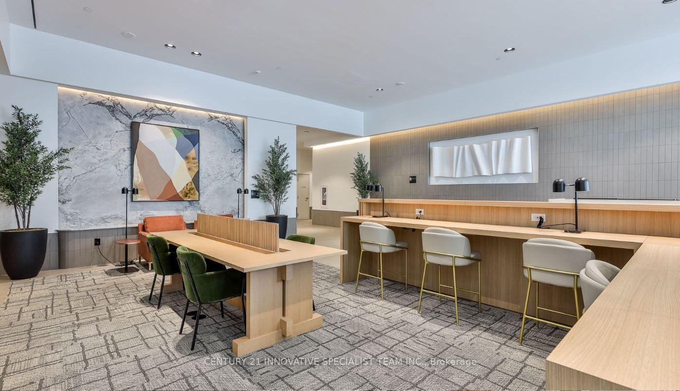 Photo 6 of Unit 801, 395 Square One Drive, Mississauga, City Centre — HOMEH
