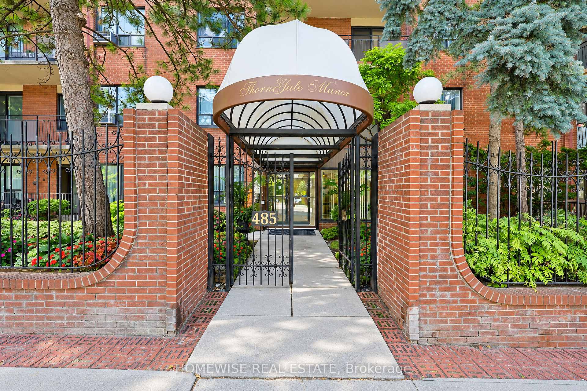 Photo 2 of Unit 105, 485 Kingston Road, Toronto, The Beaches — HOMEH