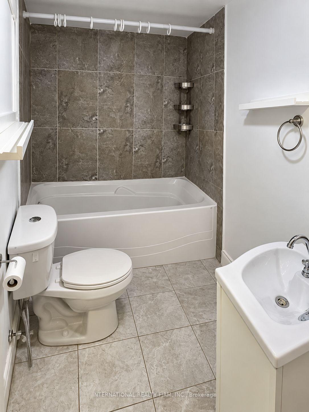 Photo 3 of Unit Basement, 16 Constellation Crescent, Richmond Hill, Observatory — HOMEH