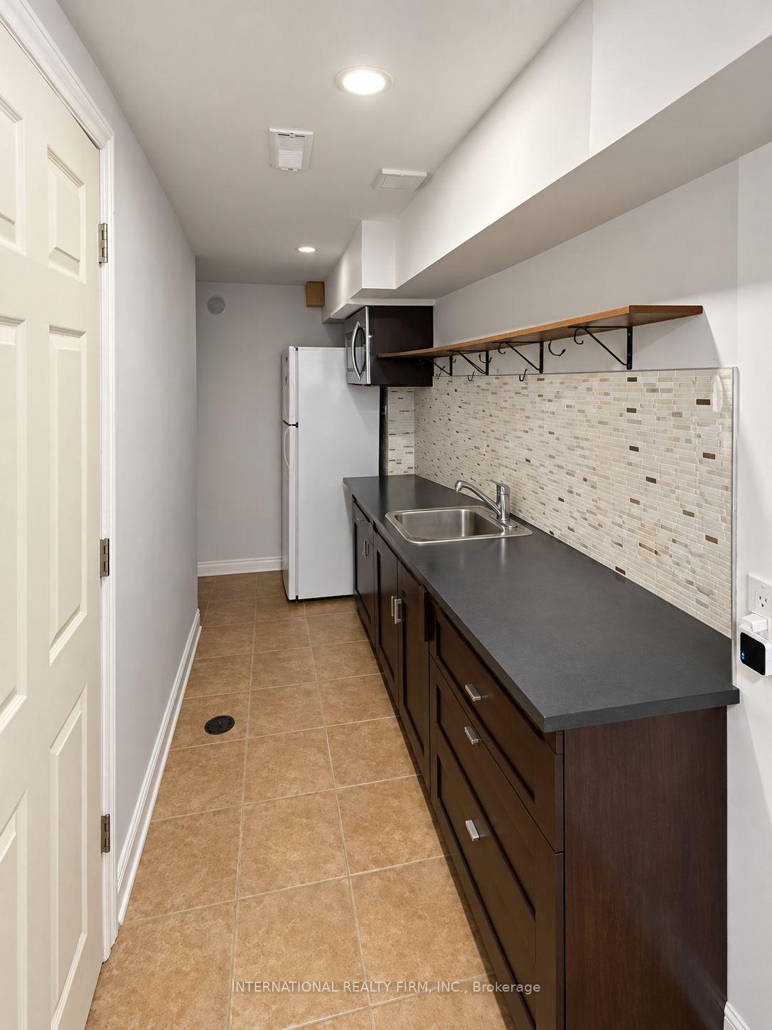 Photo 5 of Unit Basement, 16 Constellation Crescent, Richmond Hill, Observatory — HOMEH