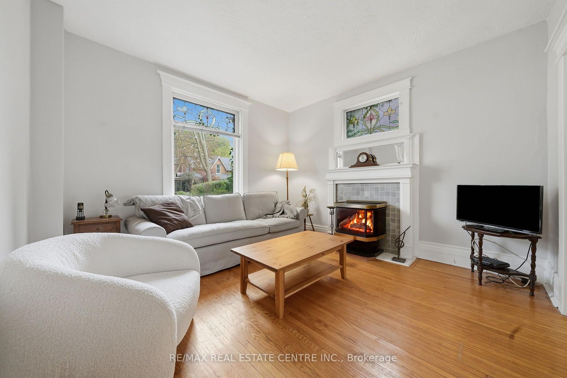 Photo 5 of 71 Lyall Avenue, Toronto, East End-Danforth — HOMEH