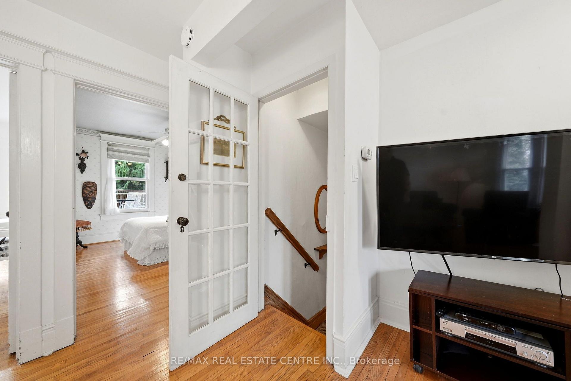 Photo 14 of 71 Lyall Avenue, Toronto, East End-Danforth — HOMEH