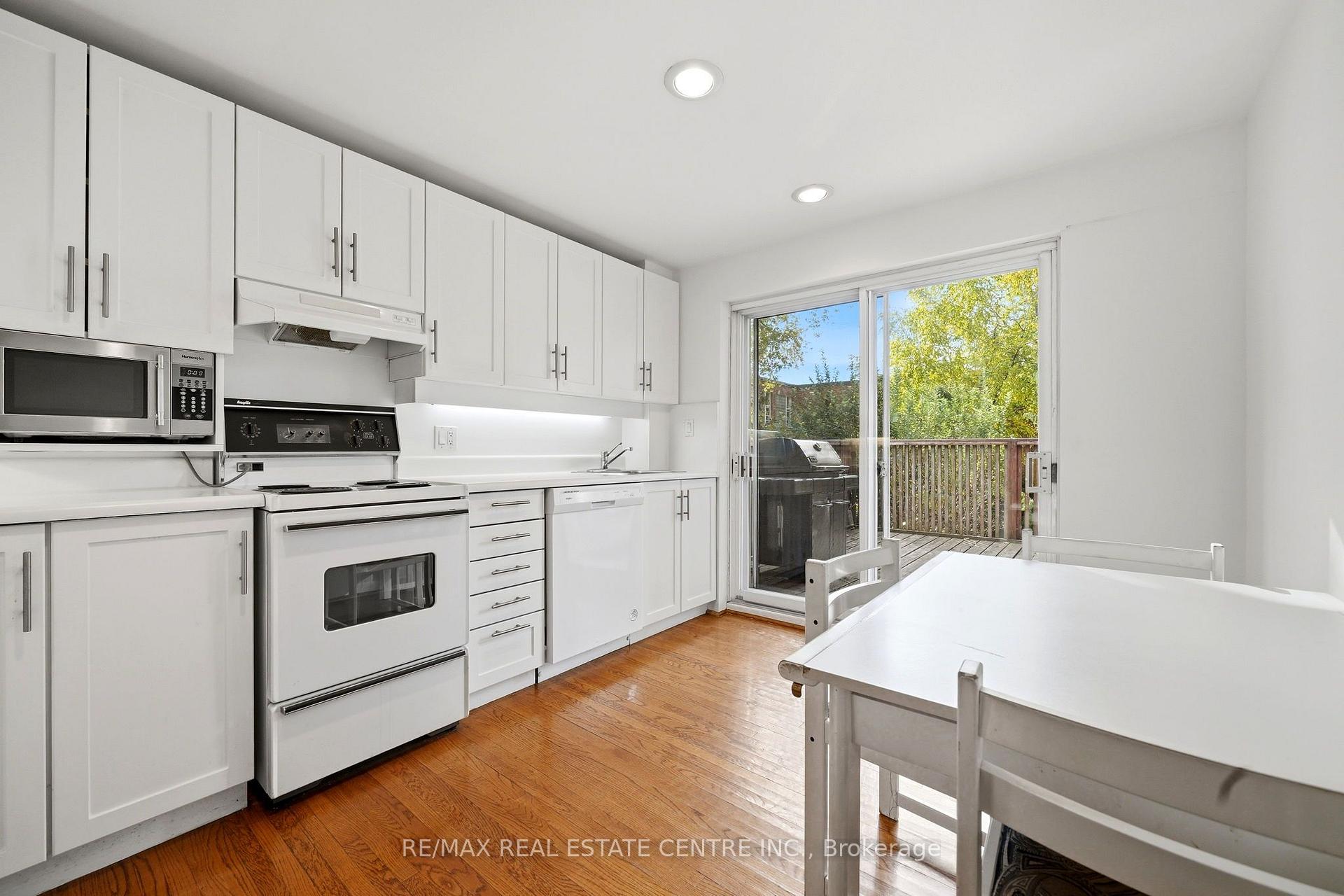 Photo 18 of 71 Lyall Avenue, Toronto, East End-Danforth — HOMEH