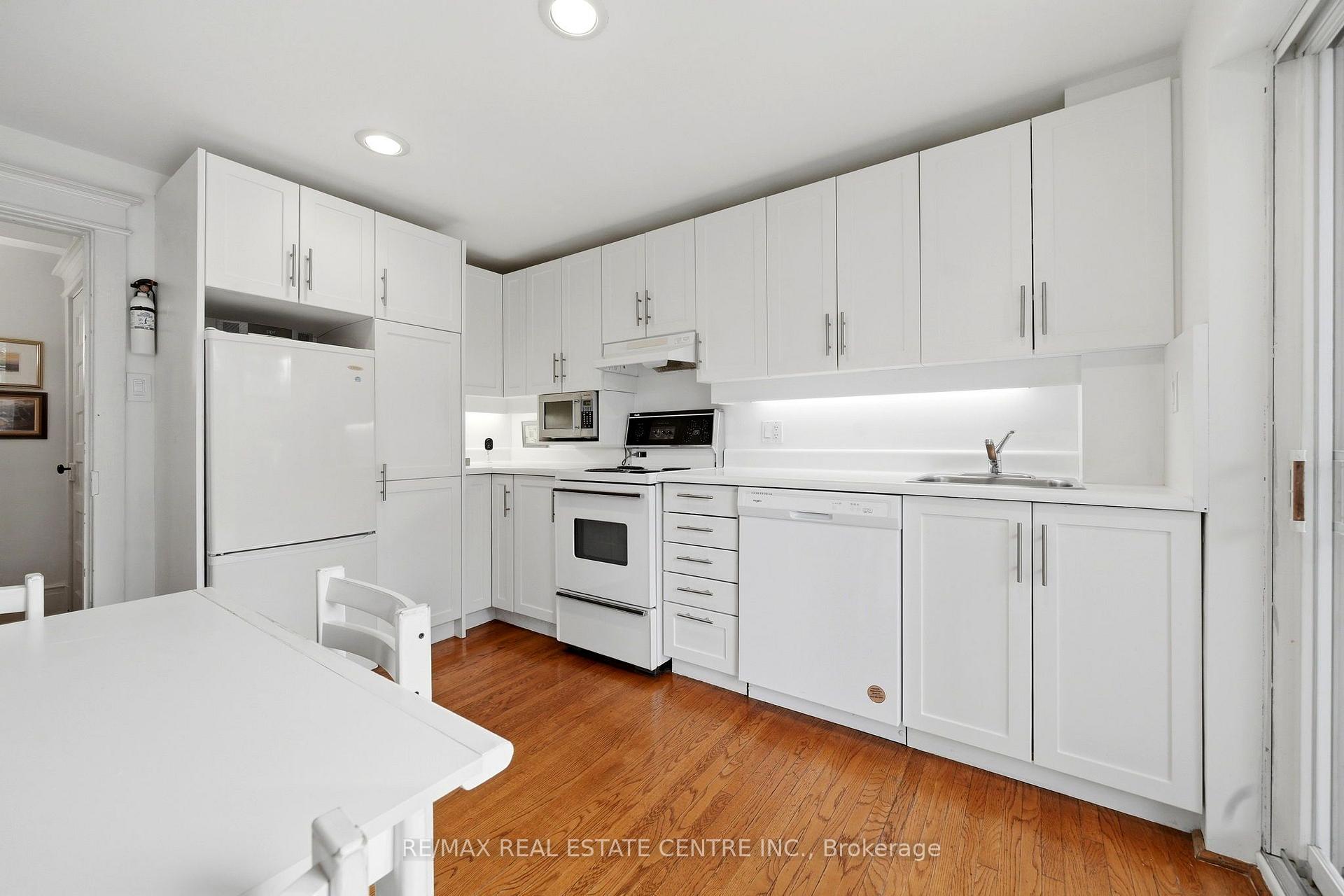 Photo 23 of 71 Lyall Avenue, Toronto, East End-Danforth — HOMEH