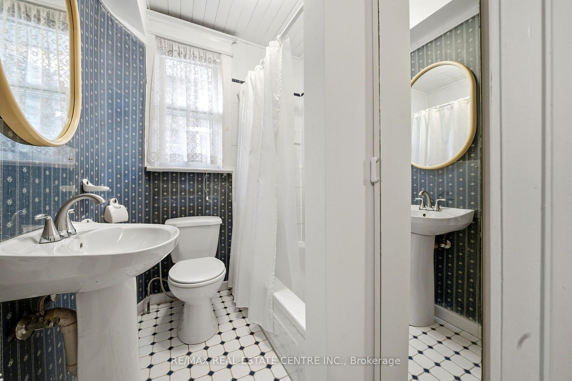 Photo 26 of 71 Lyall Avenue, Toronto, East End-Danforth — HOMEH