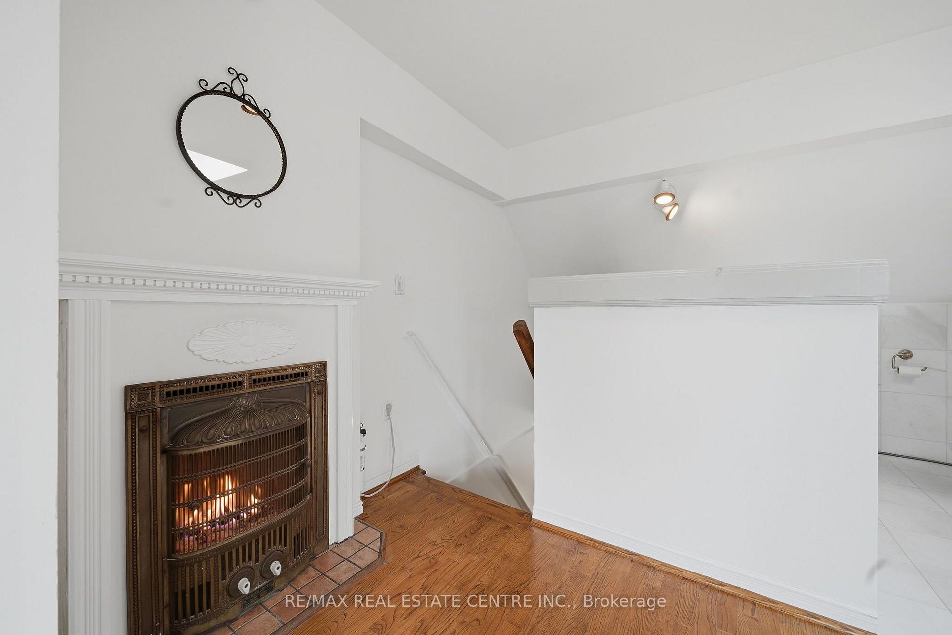 Photo 27 of 71 Lyall Avenue, Toronto, East End-Danforth — HOMEH