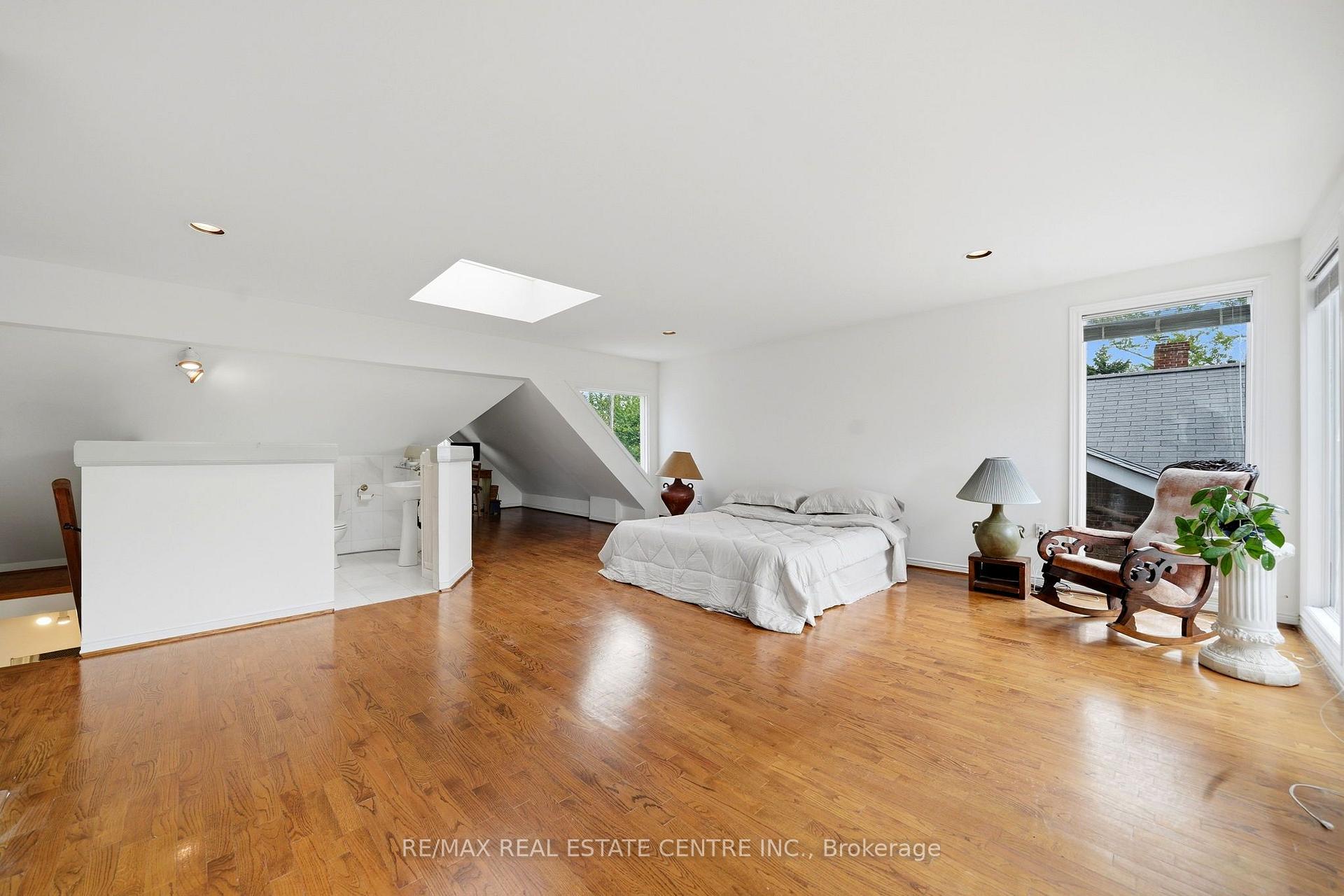 Photo 29 of 71 Lyall Avenue, Toronto, East End-Danforth — HOMEH