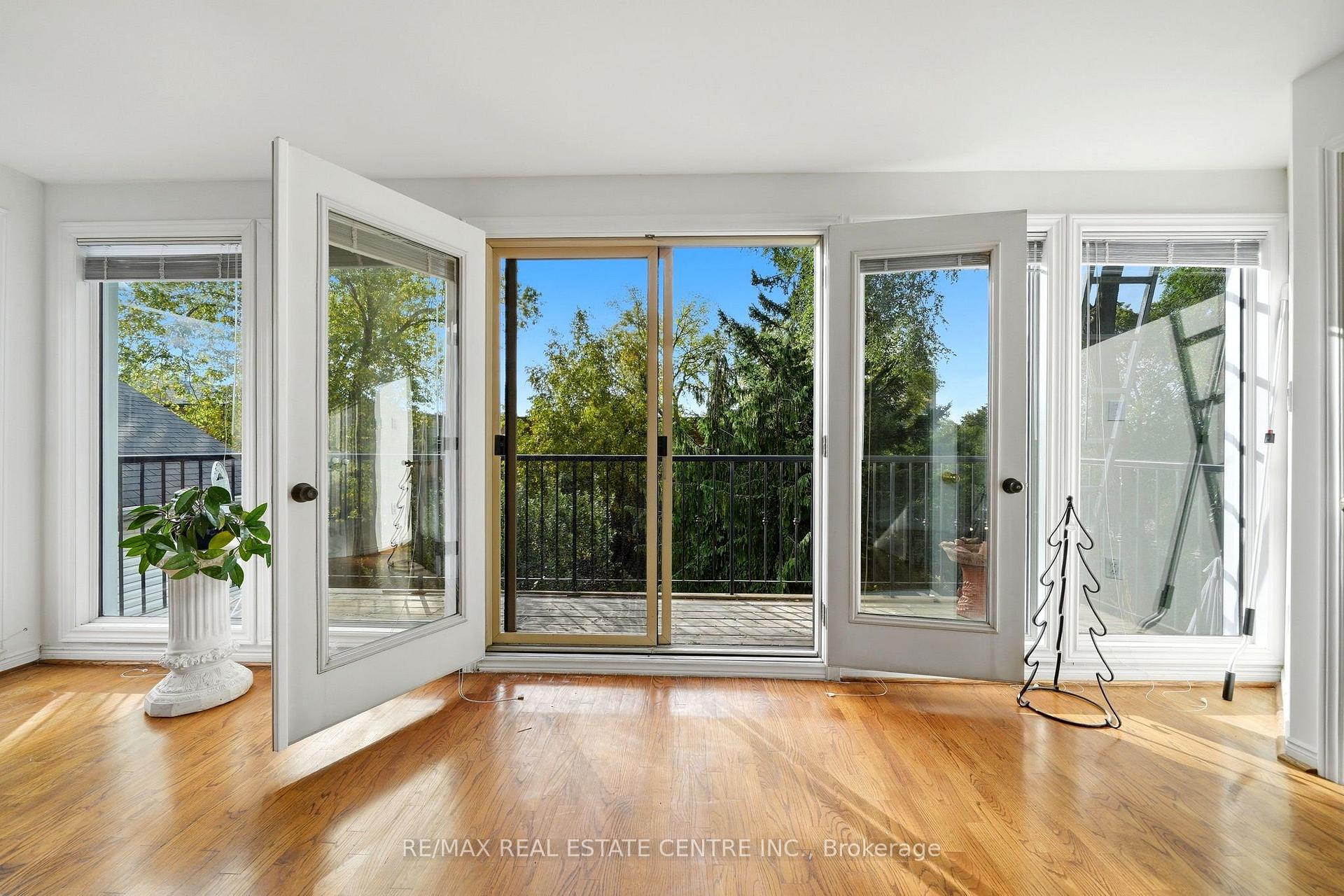 Photo 34 of 71 Lyall Avenue, Toronto, East End-Danforth — HOMEH