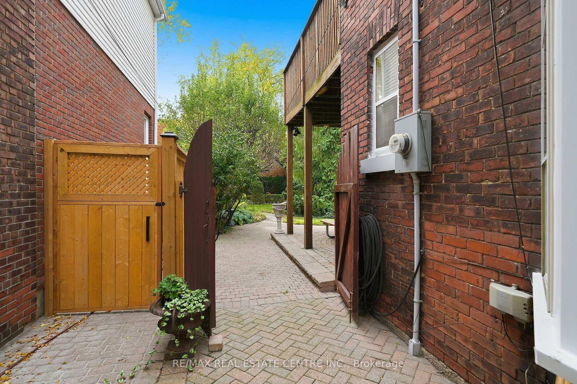 Photo 38 of 71 Lyall Avenue, Toronto, East End-Danforth — HOMEH