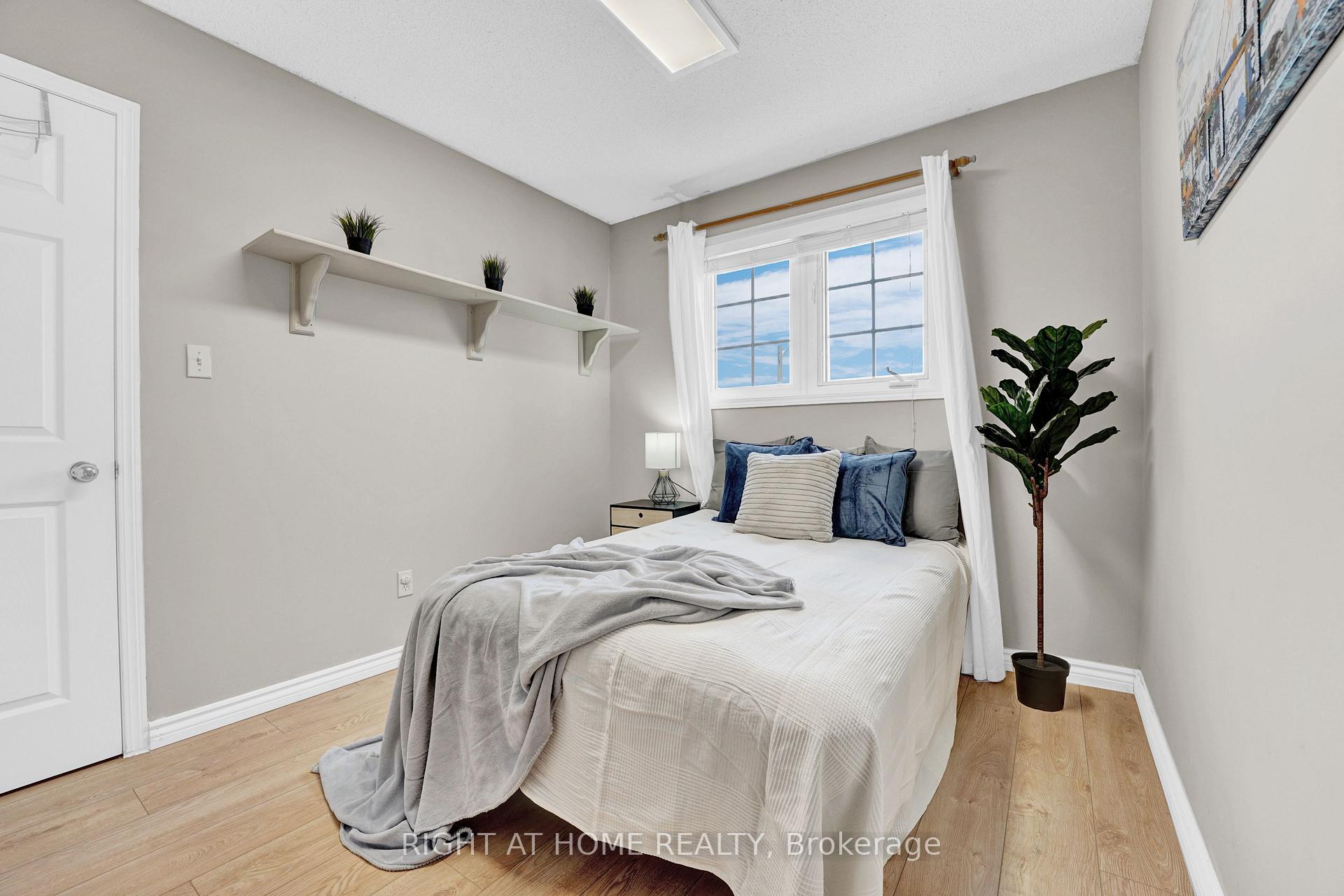 Photo 12 of 1720 Radcliffe Drive, Oshawa, Samac — HOMEH