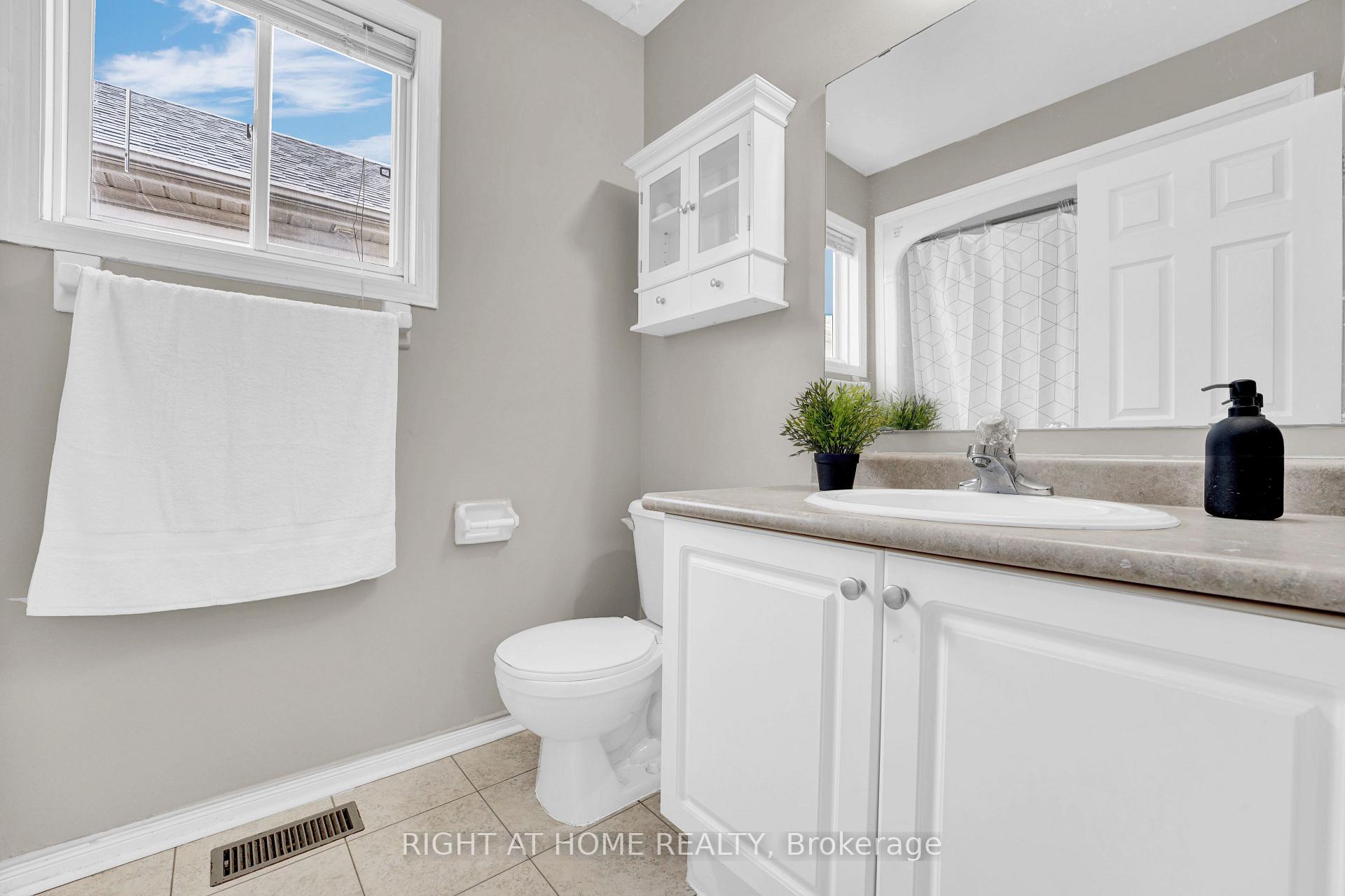 Photo 14 of 1720 Radcliffe Drive, Oshawa, Samac — HOMEH