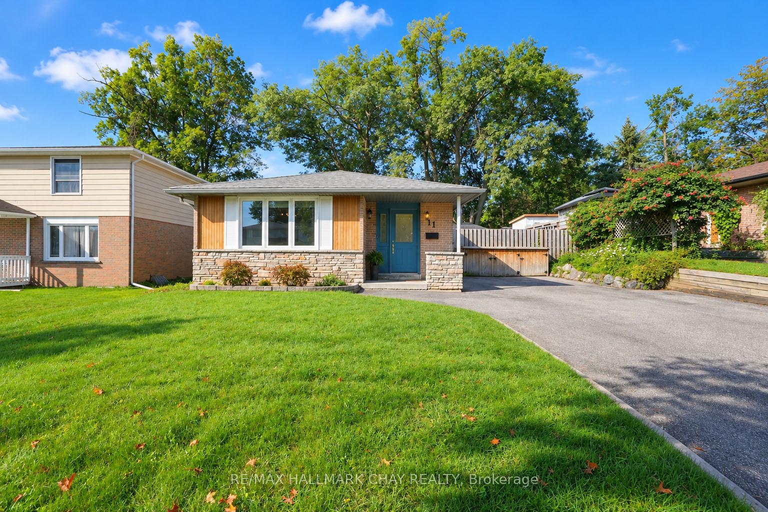 Photo 2 of Unit UPPER, 11 Daphne Crescent, Barrie, Cundles East — HOMEH