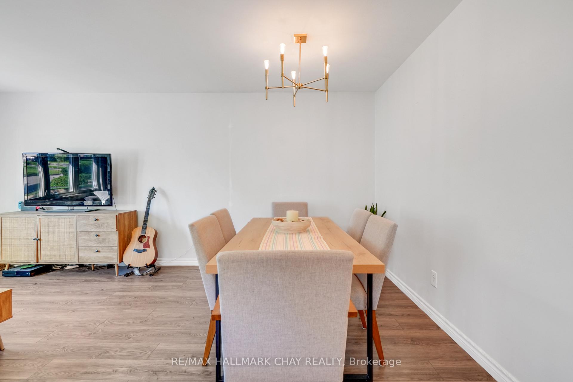 Photo 7 of Unit UPPER, 11 Daphne Crescent, Barrie, Cundles East — HOMEH