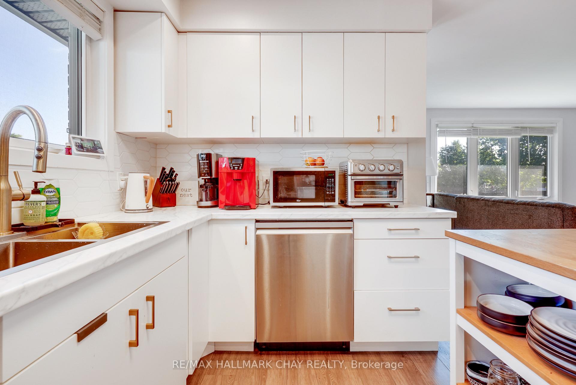 Photo 12 of Unit UPPER, 11 Daphne Crescent, Barrie, Cundles East — HOMEH