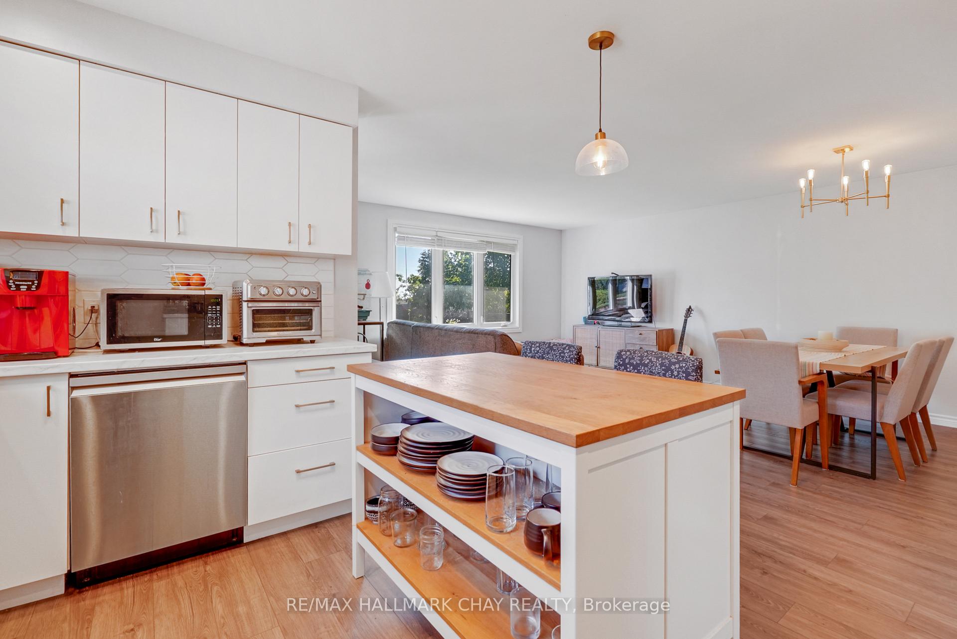Photo 13 of Unit UPPER, 11 Daphne Crescent, Barrie, Cundles East — HOMEH