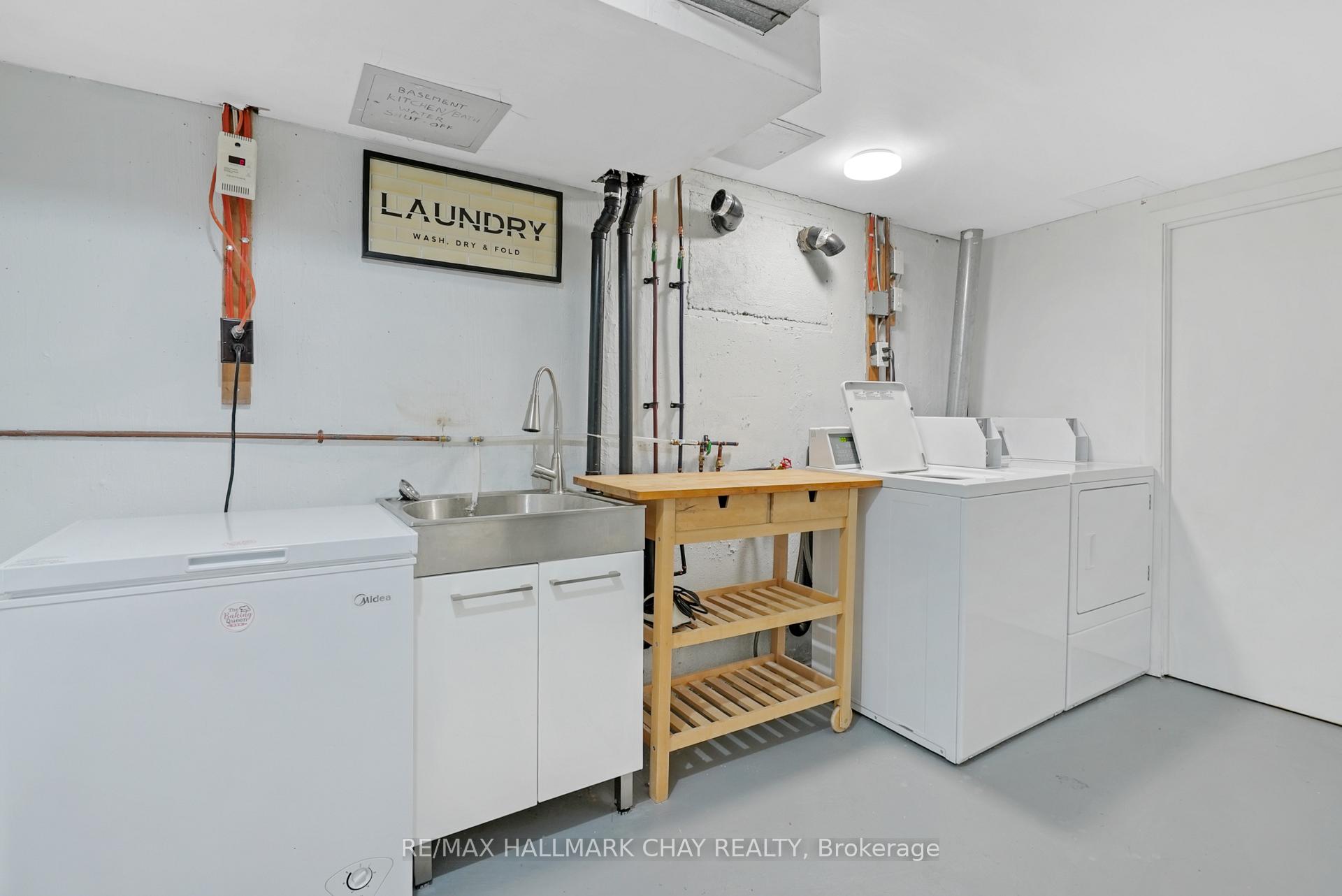 Photo 21 of Unit UPPER, 11 Daphne Crescent, Barrie, Cundles East — HOMEH