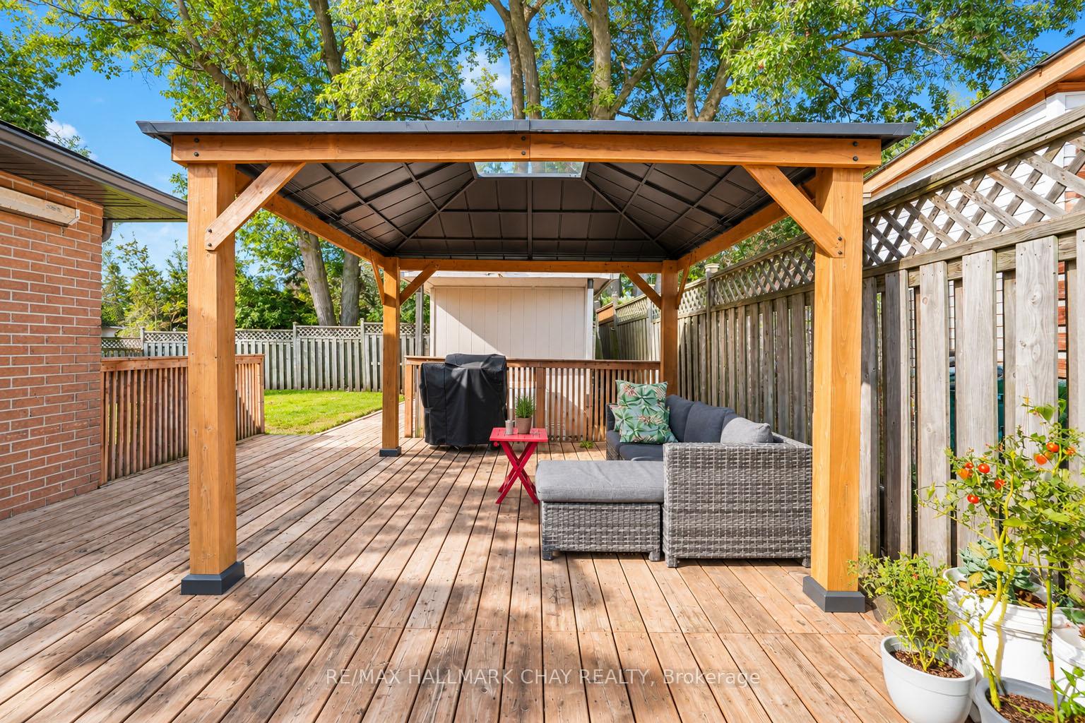 Photo 24 of Unit UPPER, 11 Daphne Crescent, Barrie, Cundles East — HOMEH