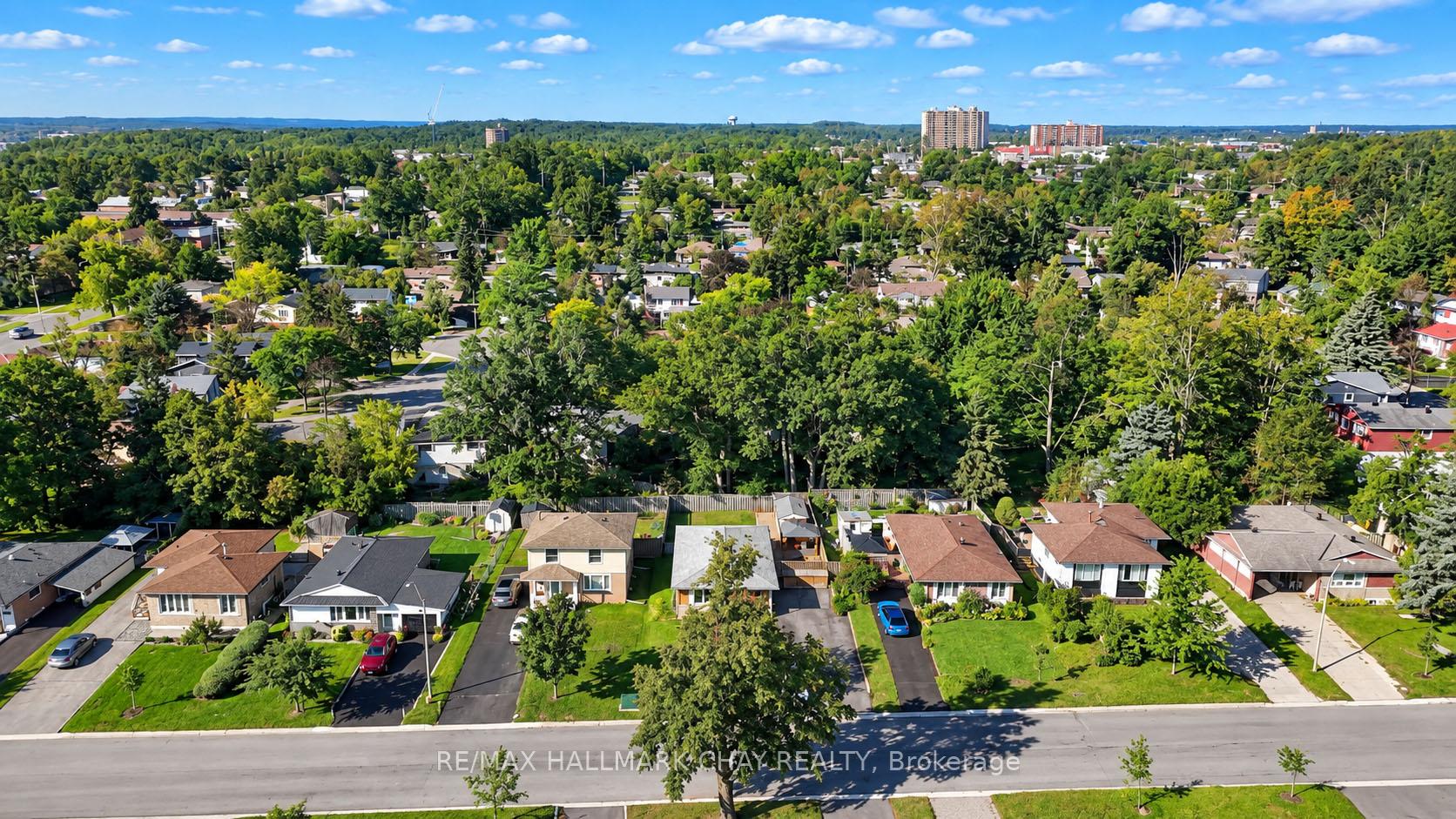 Photo 26 of Unit UPPER, 11 Daphne Crescent, Barrie, Cundles East — HOMEH