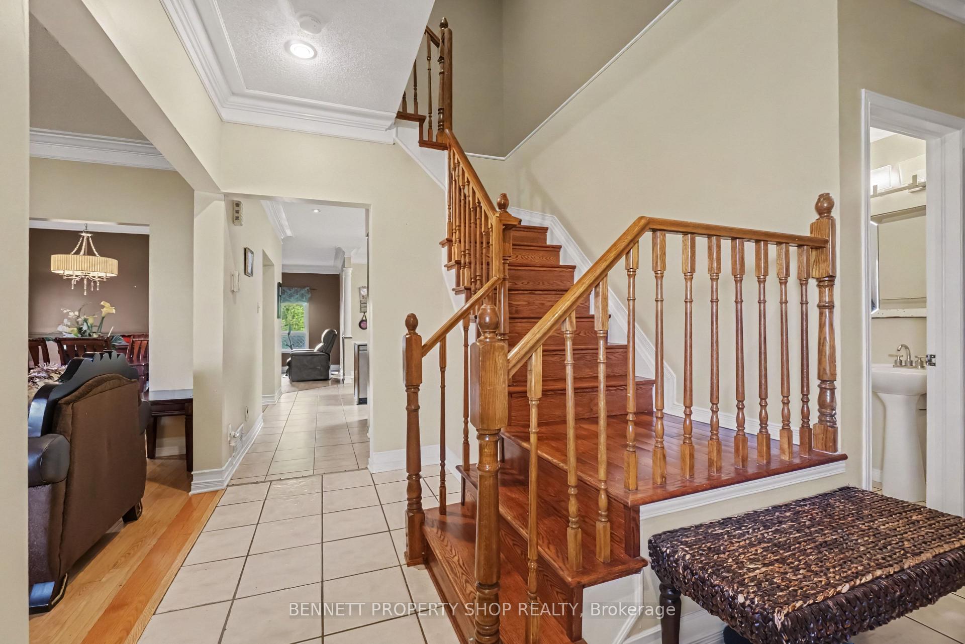 Photo 2 of 644 Valin Street, Ottawa, Fallingbrook/Gardenway South — HOMEH