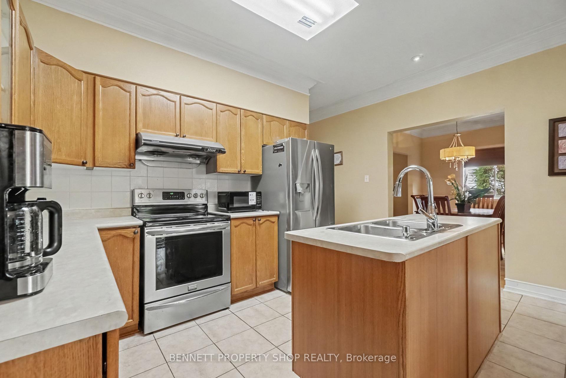 Photo 5 of 644 Valin Street, Ottawa, Fallingbrook/Gardenway South — HOMEH