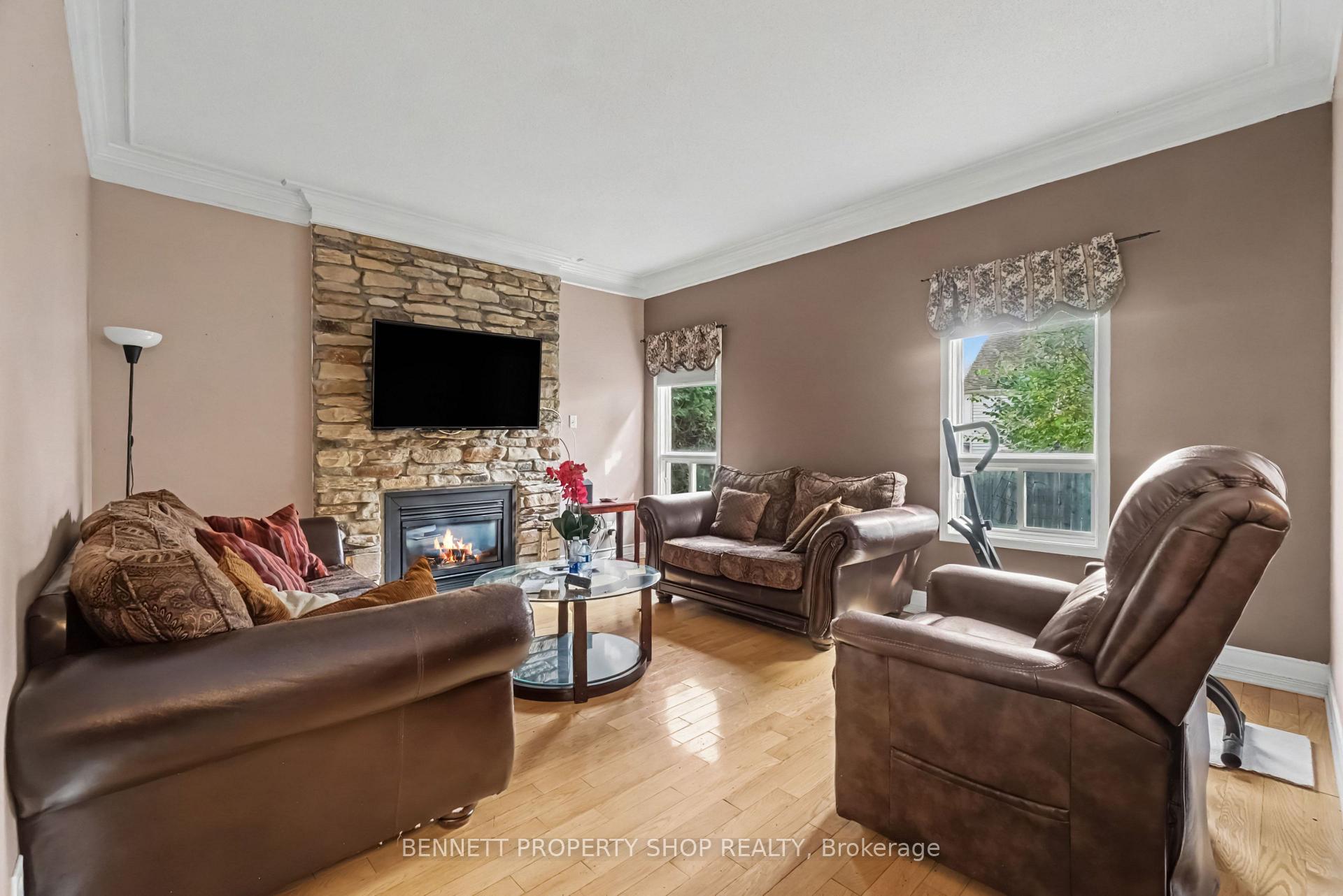Photo 7 of 644 Valin Street, Ottawa, Fallingbrook/Gardenway South — HOMEH