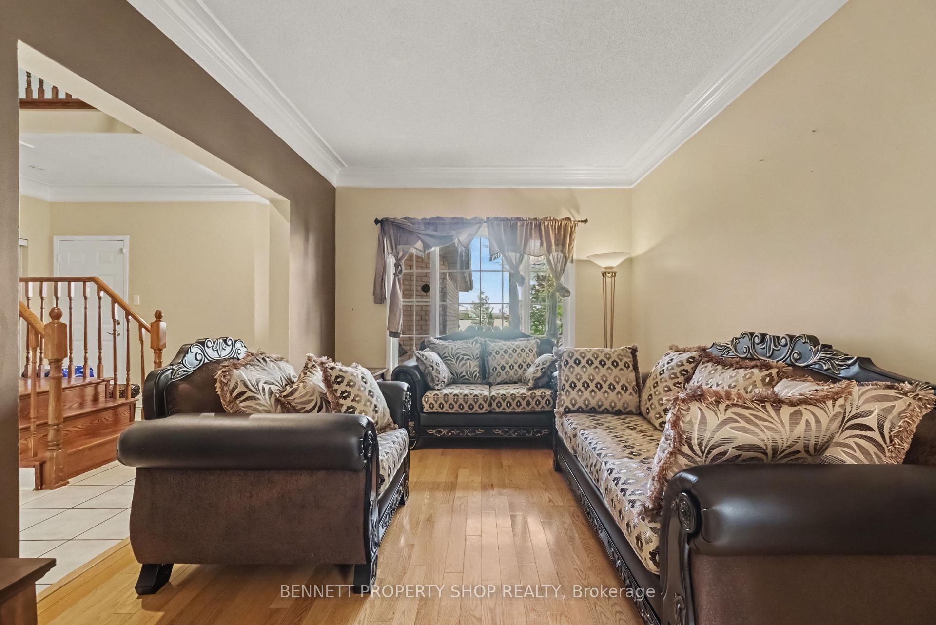 Photo 8 of 644 Valin Street, Ottawa, Fallingbrook/Gardenway South — HOMEH