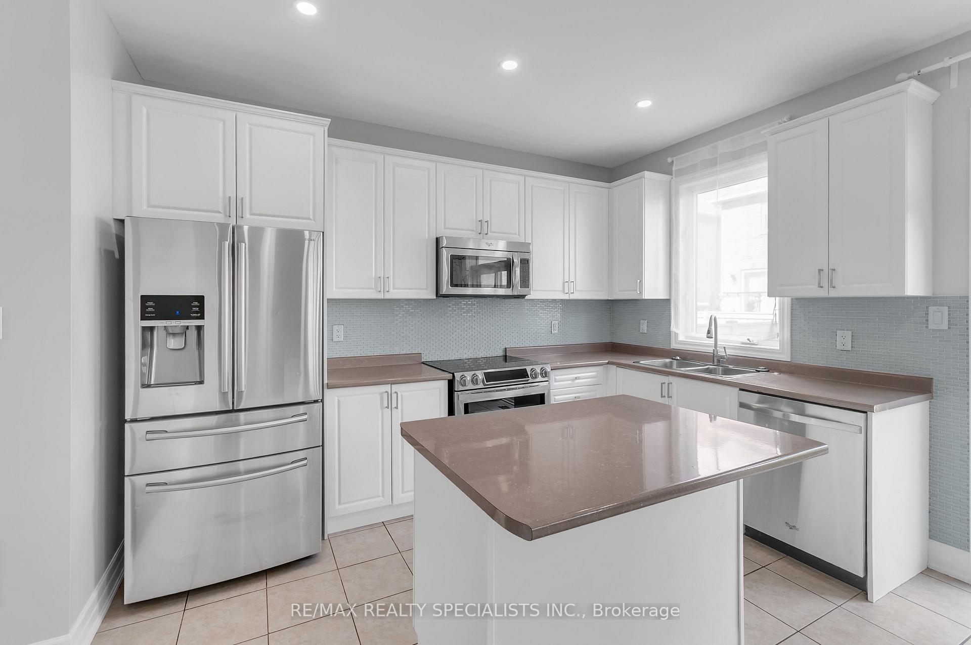 Photo 9 of 12 Greco Avenue, Georgina, Keswick South — HOMEH