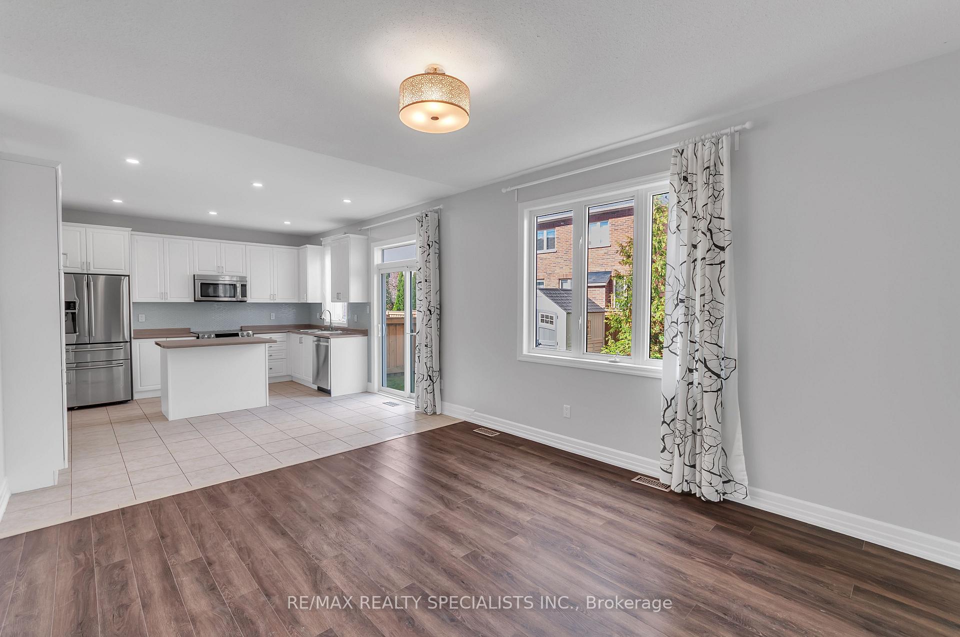 Photo 13 of 12 Greco Avenue, Georgina, Keswick South — HOMEH