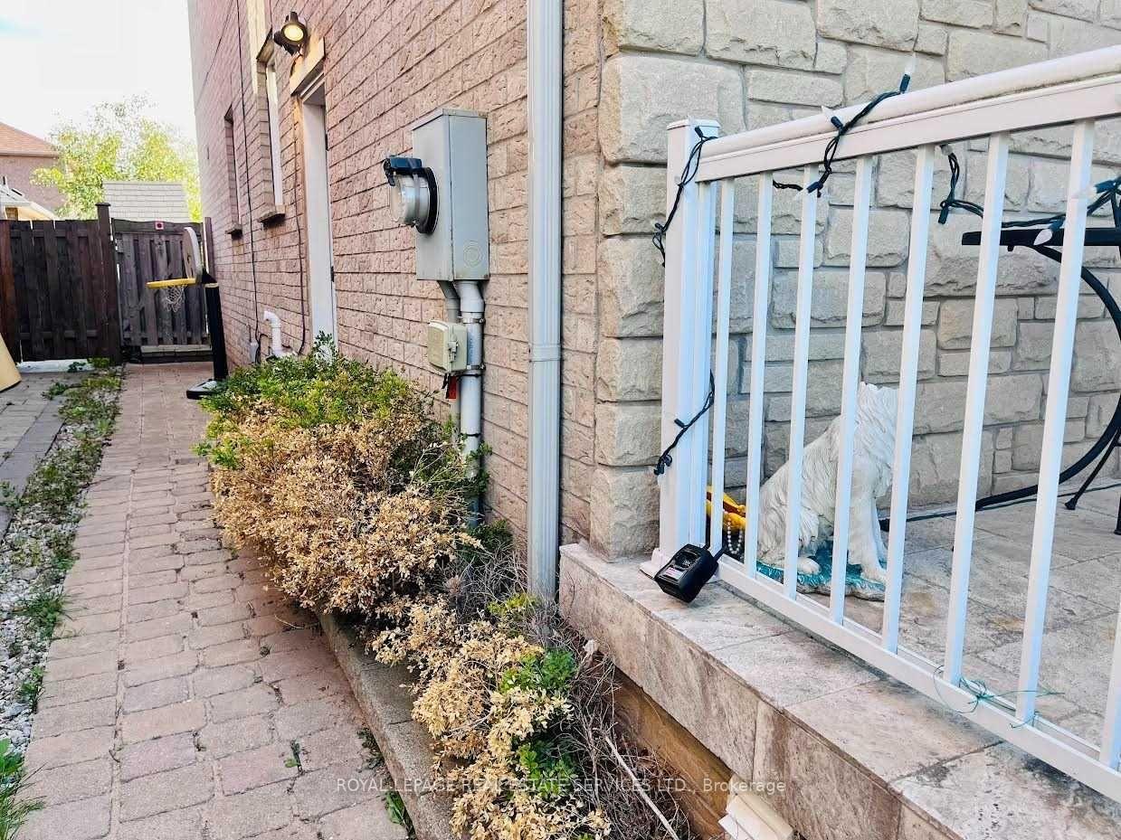 Photo 1 of 1038 Agram Drive, Oakville, Joshua Creek — HOMEH
