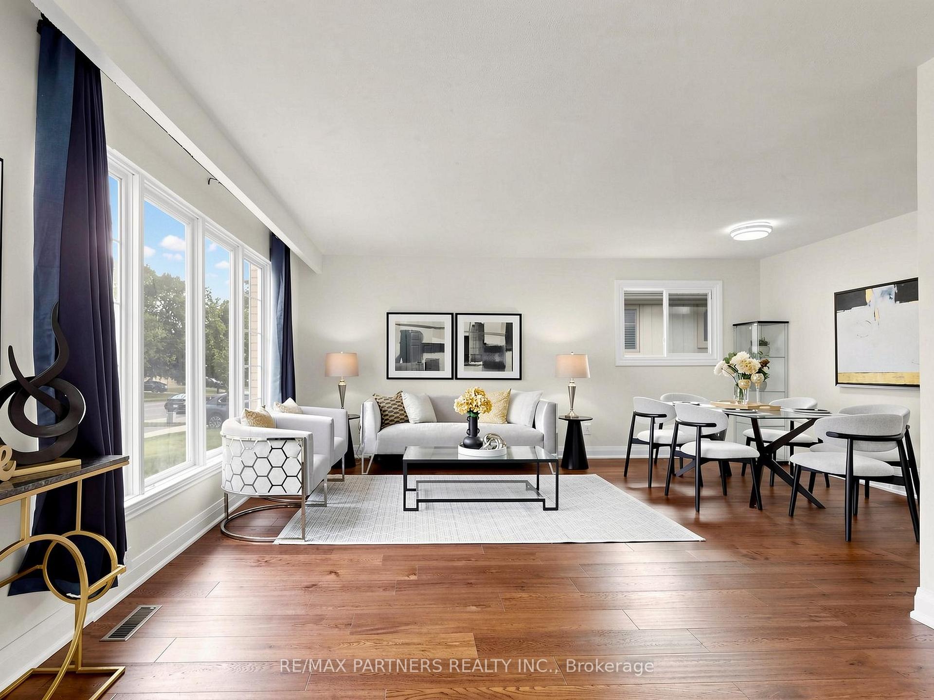 Photo 5 of 35 Culham Street, Oakville, College Park — HOMEH