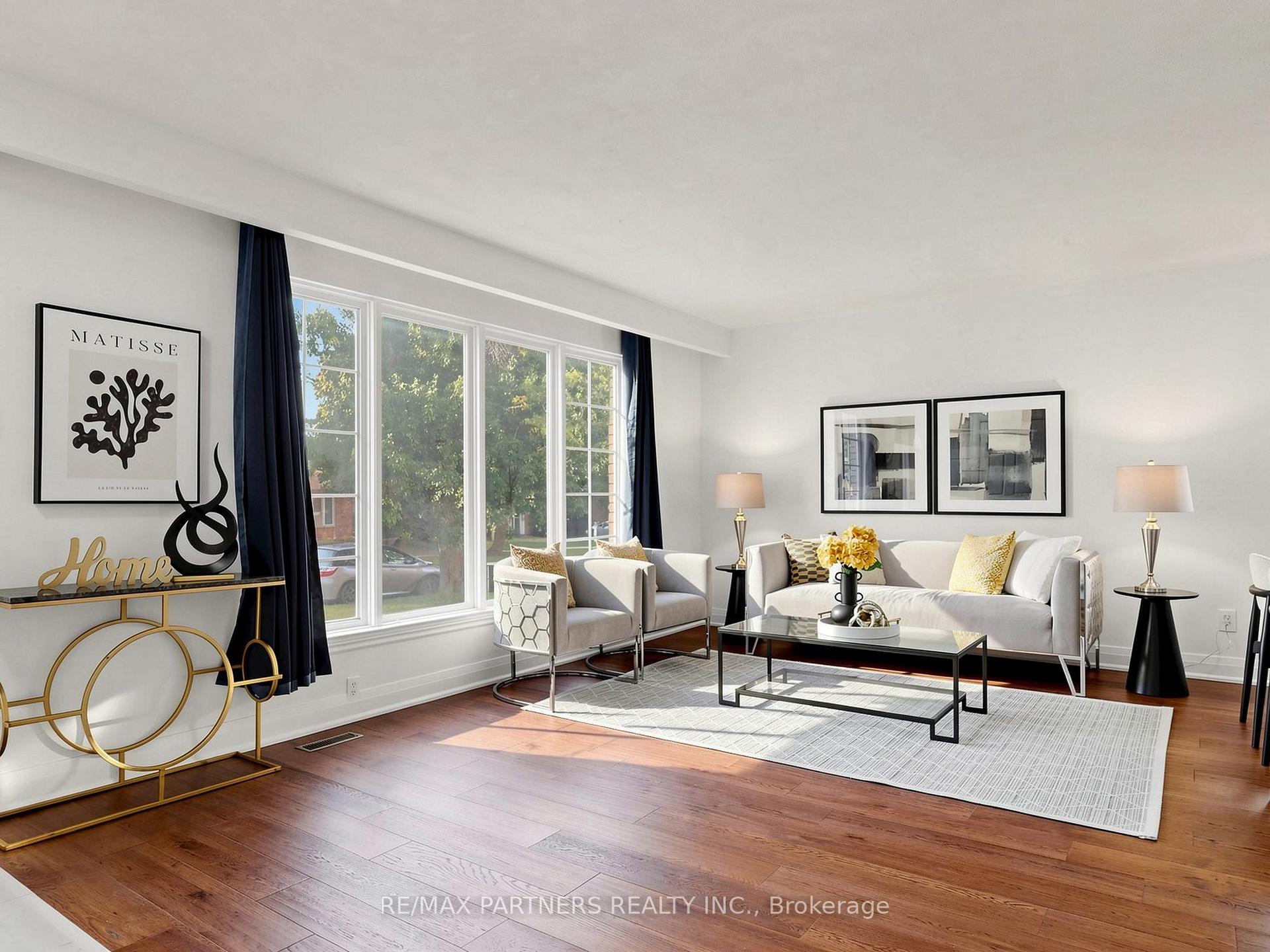 Photo 6 of 35 Culham Street, Oakville, College Park — HOMEH