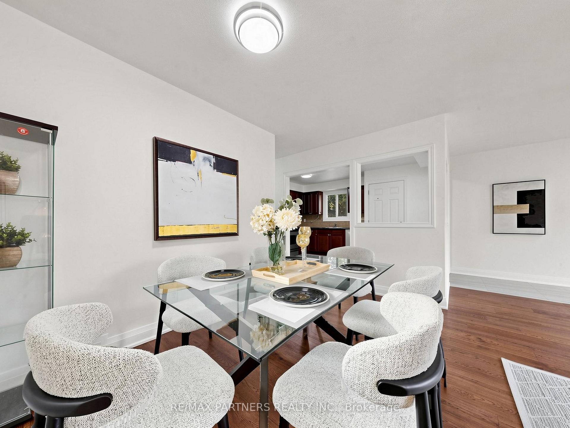 Photo 11 of 35 Culham Street, Oakville, College Park — HOMEH