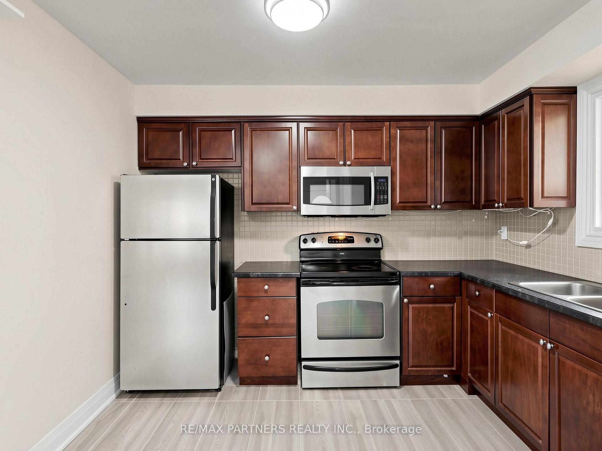 Photo 12 of 35 Culham Street, Oakville, College Park — HOMEH