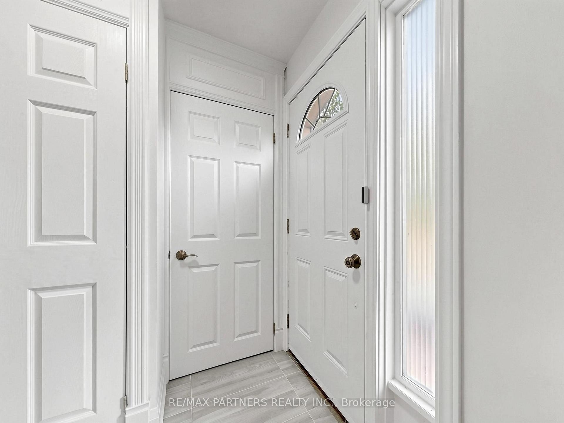 Photo 17 of 35 Culham Street, Oakville, College Park — HOMEH
