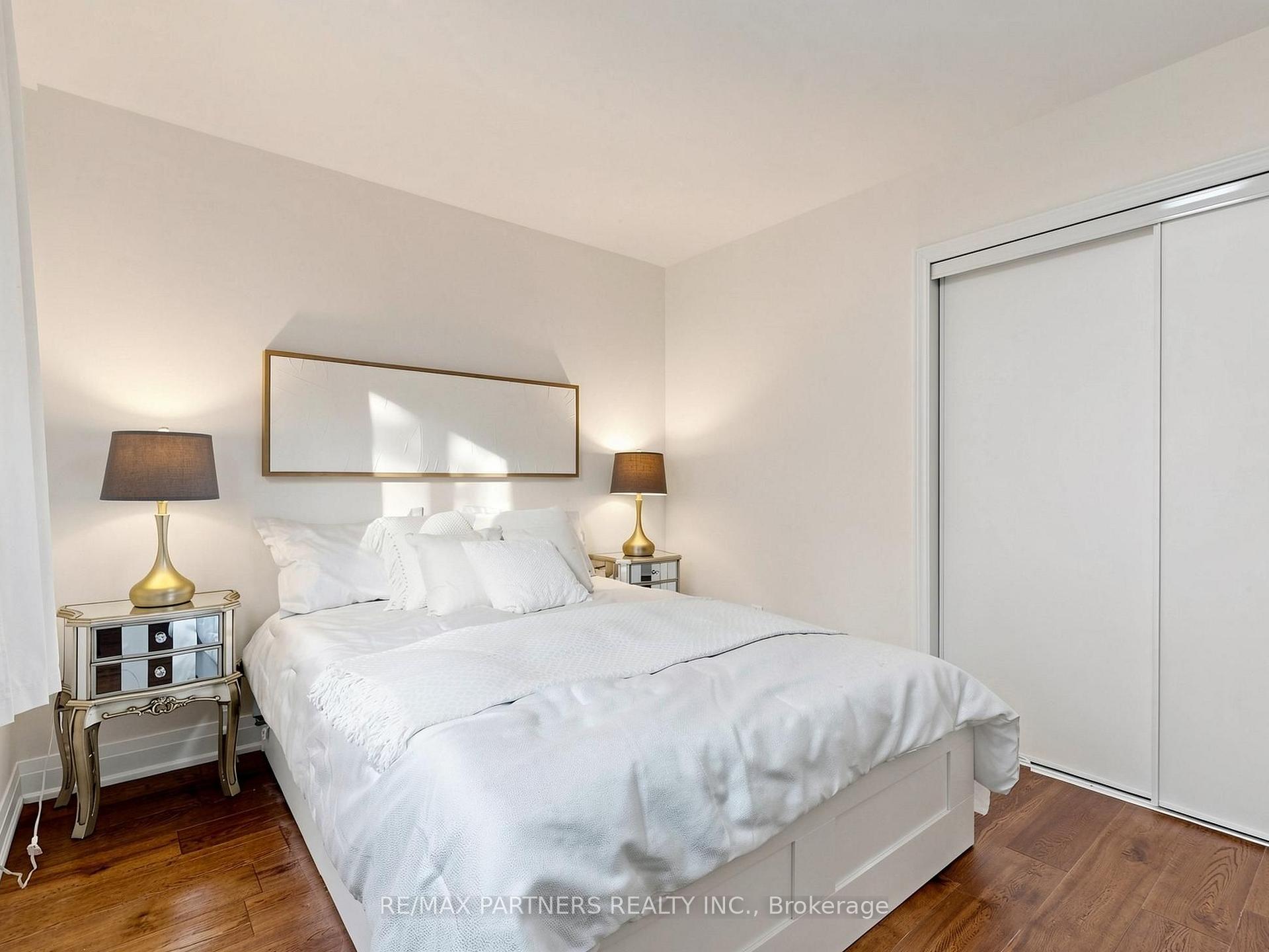 Photo 18 of 35 Culham Street, Oakville, College Park — HOMEH
