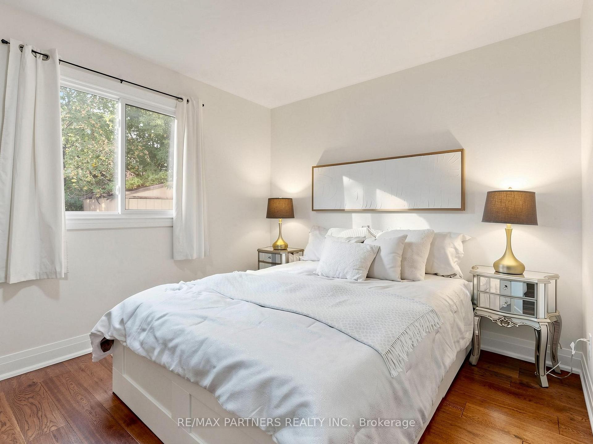 Photo 19 of 35 Culham Street, Oakville, College Park — HOMEH
