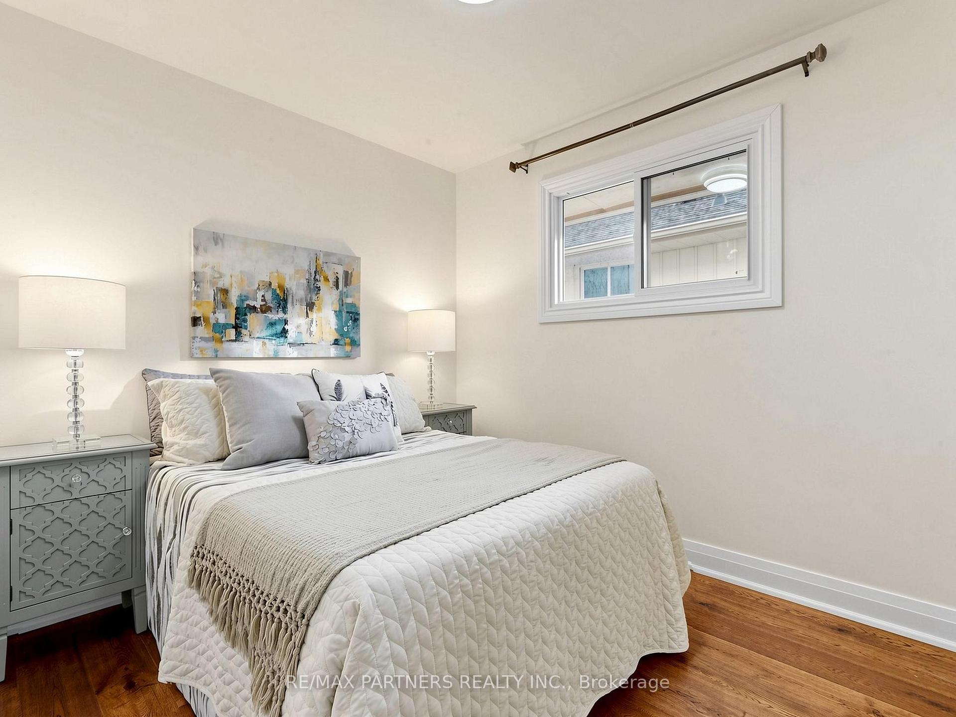 Photo 20 of 35 Culham Street, Oakville, College Park — HOMEH