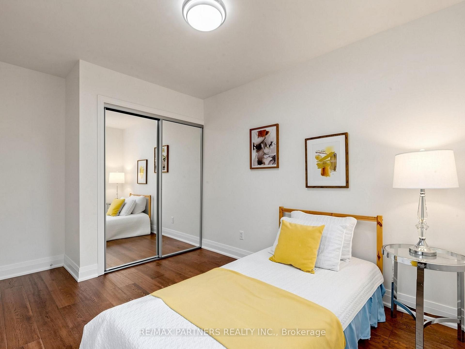 Photo 24 of 35 Culham Street, Oakville, College Park — HOMEH