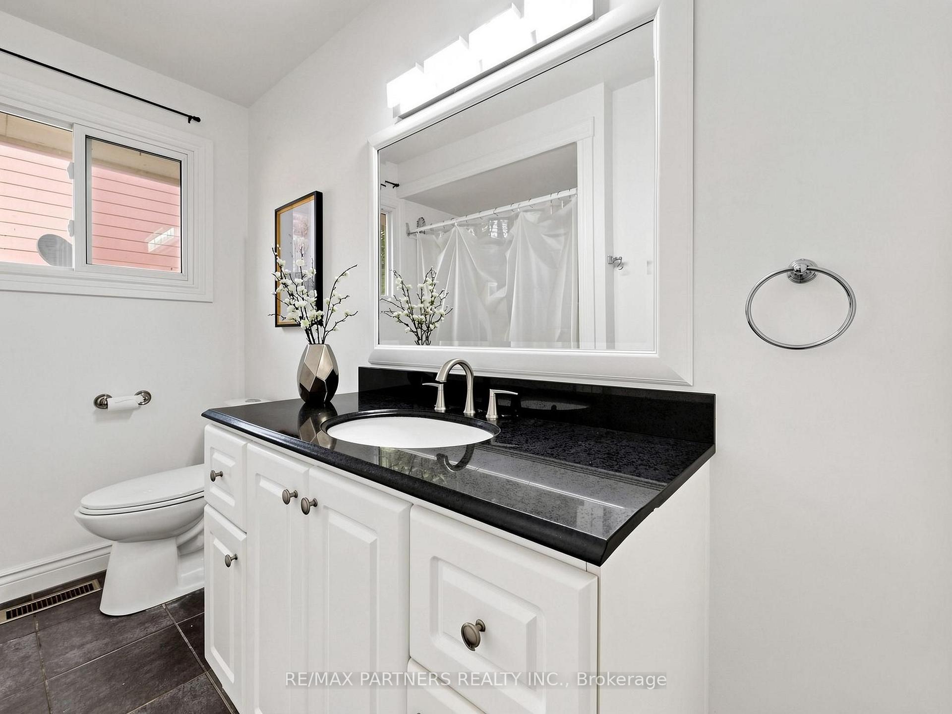 Photo 26 of 35 Culham Street, Oakville, College Park — HOMEH