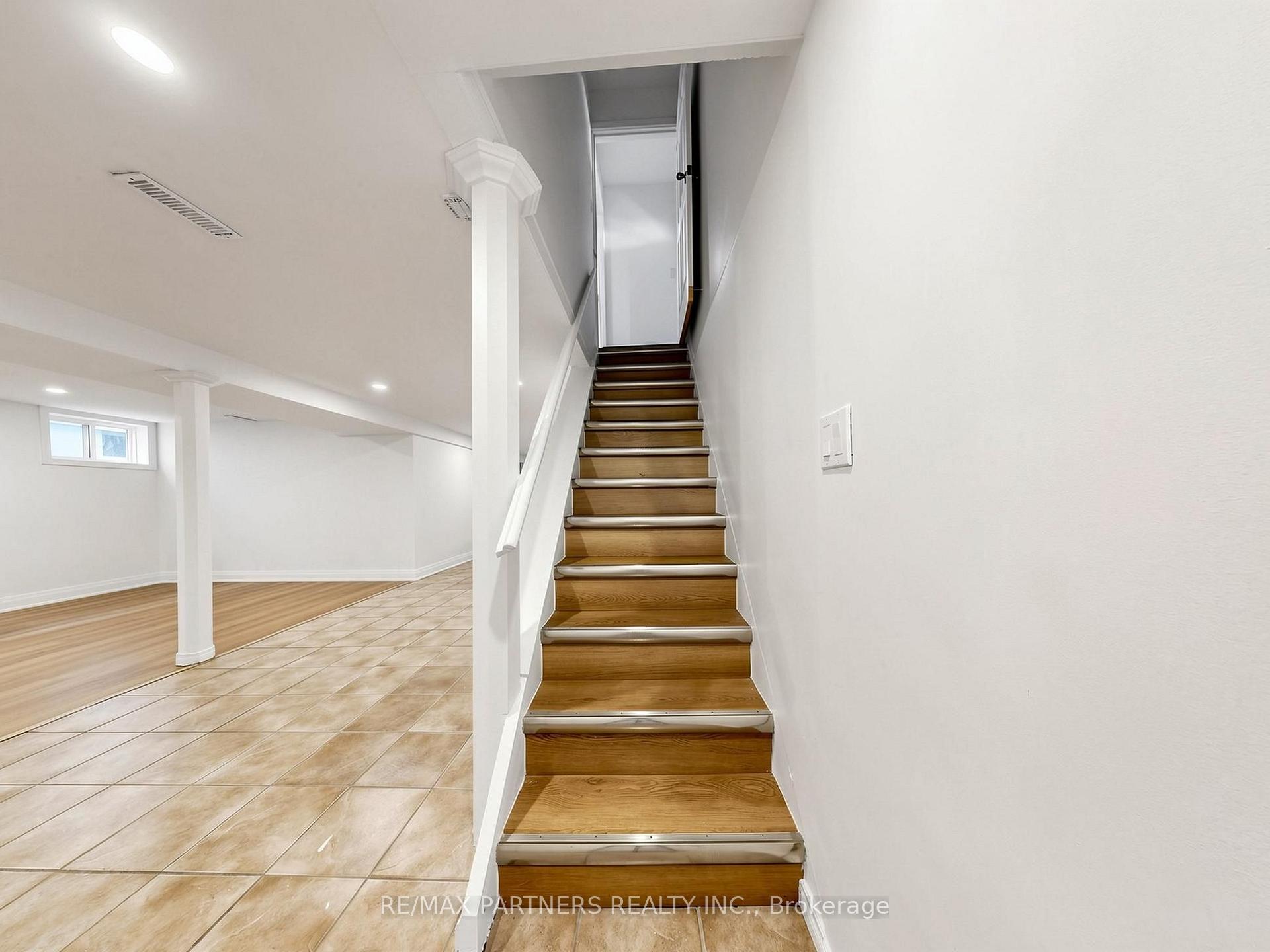 Photo 27 of 35 Culham Street, Oakville, College Park — HOMEH