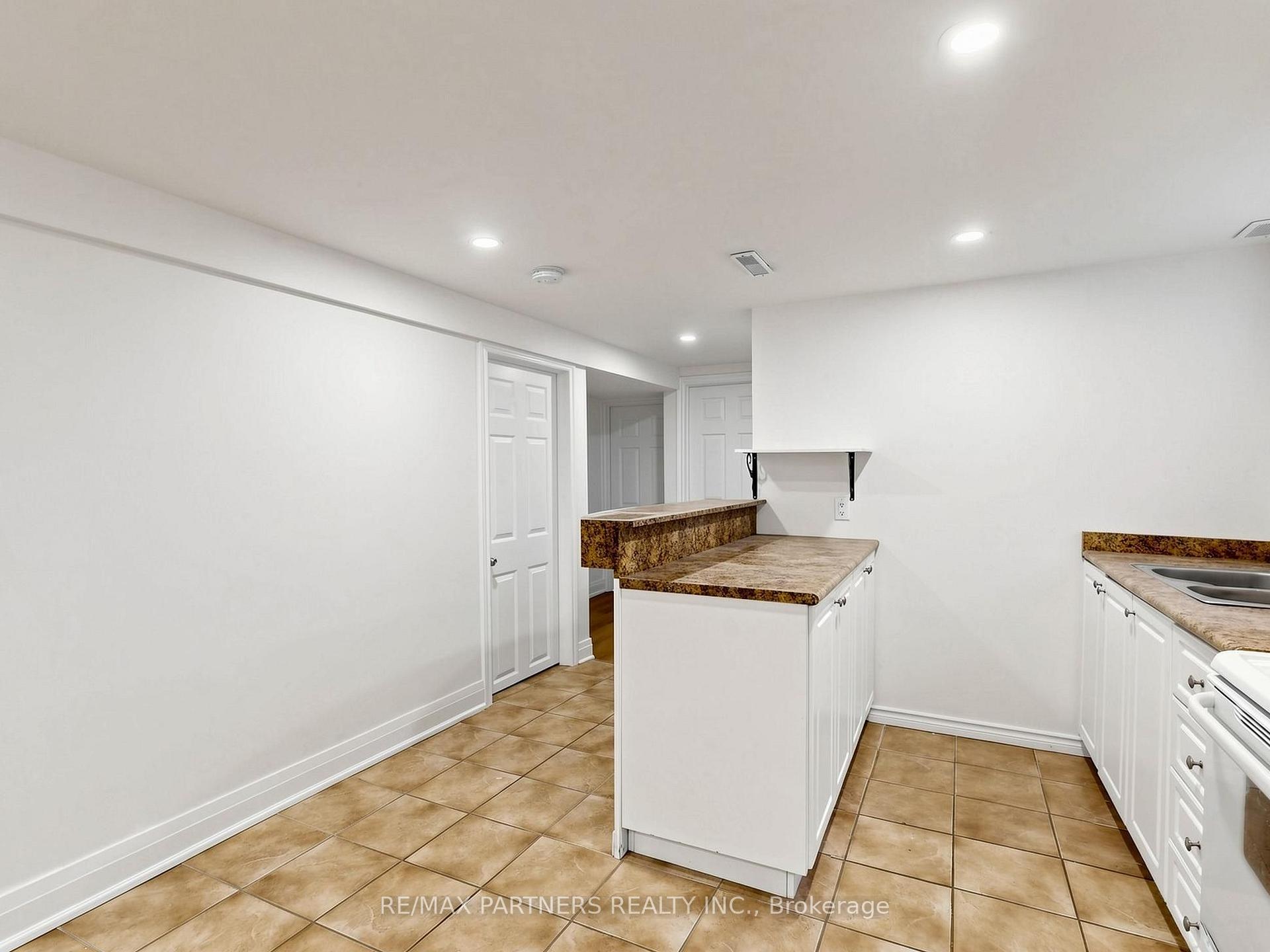 Photo 32 of 35 Culham Street, Oakville, College Park — HOMEH