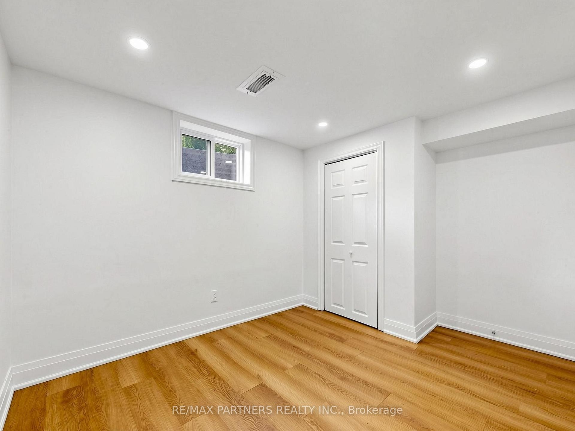 Photo 36 of 35 Culham Street, Oakville, College Park — HOMEH
