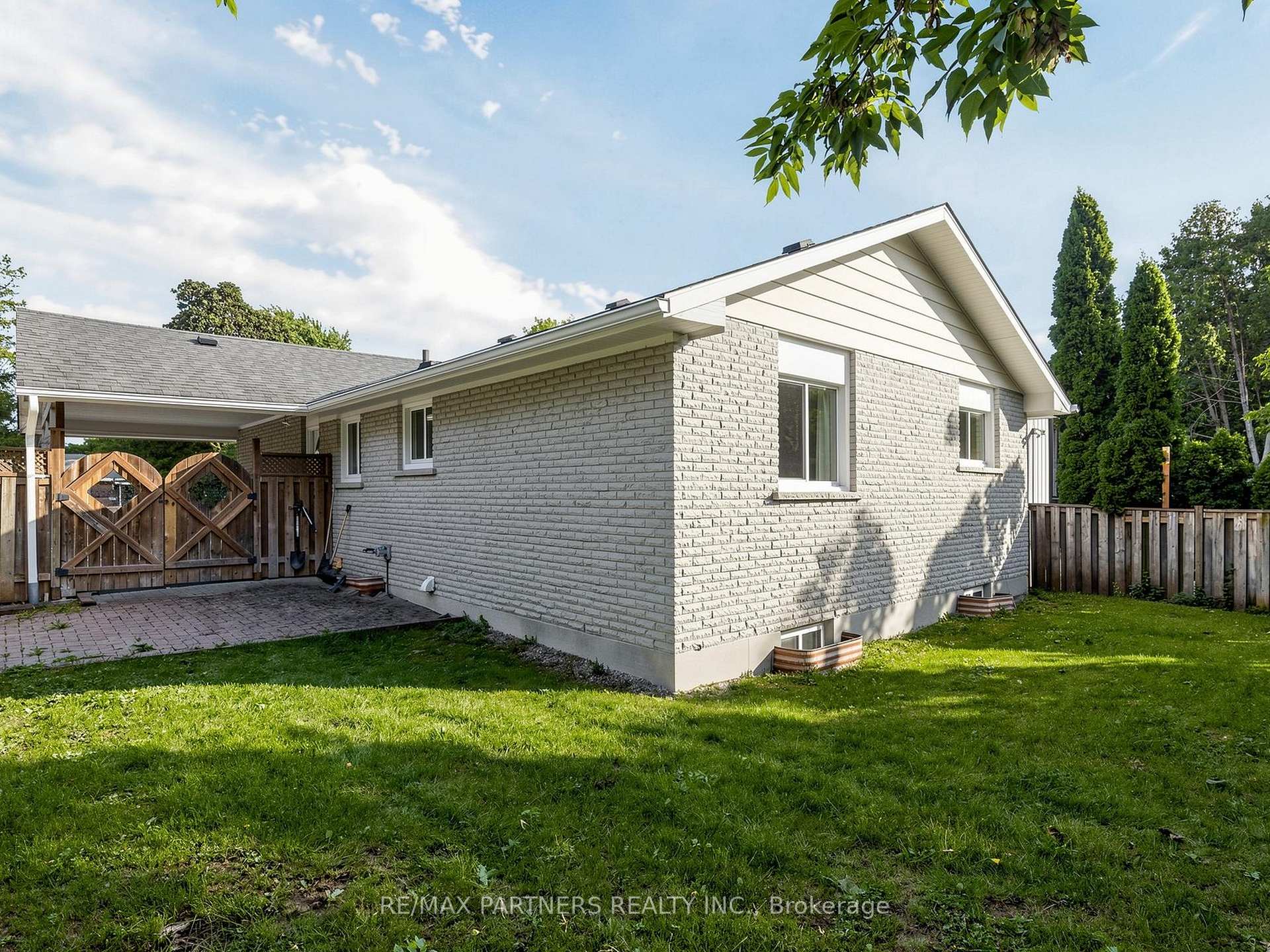 Photo 42 of 35 Culham Street, Oakville, College Park — HOMEH
